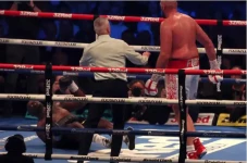 Momen Tyson Fury Mohon...