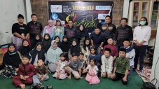 Rayakan Ulang Tahun...