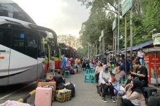 Pemudik di Terminal...
