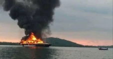 Kapal Bantuan Pemkab...