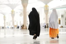 Syarat-syarat bagi Muslimah...