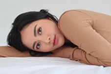 Kenakan Pakaian Seksi...
