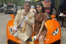 Hotman Paris Joget Bareng...