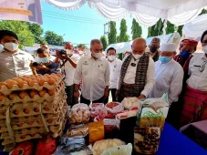 Gelar Pasar Tani di...