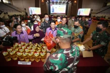 Sinar Mas Gelar Bazar...