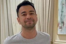 Raffi Ahmad Beri Adik...