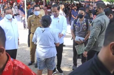 Jokowi Keukeuh Larang...