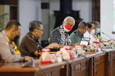Ganjar Imbau Masyarakat...