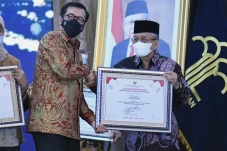 Penyair Taufiq Ismail...