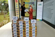 Terima Bantuan MNC Peduli,...
