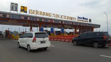 Tol Cileunyi Mulai Dipadati...
