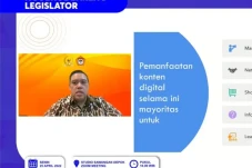 Bijak di Ruang Digital,...