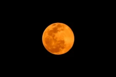 Jangan Jahat di Bulan...