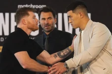 Dmitry Bivol Punya Paket...