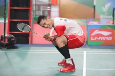Perang Saudara Lawan...
