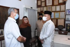Anak Jenderal Ahmad...
