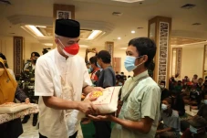 Malam Takbiran ala Ganjar!...