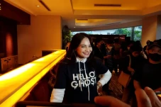 Enzy Storia Tak Mudik,...