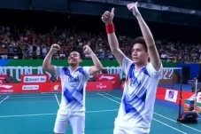 Hasil Kejuaraan Bulu...