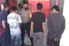 Lakukan Serangan Berdarah,...