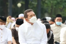 Jaksa Agung Serius Dengerin...