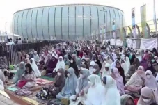 Salat Id di JIS Dihadiri...