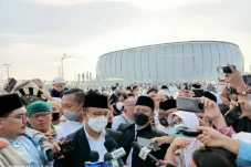 Anies Ajak Warga Manfaatkan...