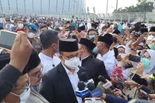 Usai Salat Id di JIS,...