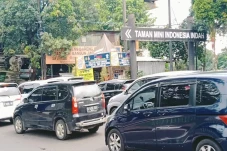 Pengunjung Taman Mini...