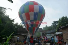 Ada Balon Udara Terbang...