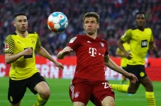 Thomas Mueller Perpanjang...
