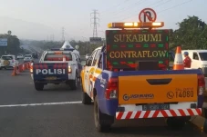 Arah Puncak Macet, Contraflow...