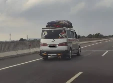 Hati-Hati Jangan Bawa...