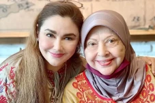 Kesaksian Nia Zulkarnaen...