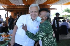 Melihat Keseruan Perjalanan...