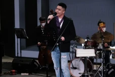 Alonzo Brata Sukses...
