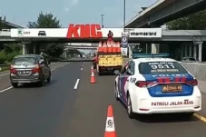 Contraflow di Tol Jakarta-Cikampek...