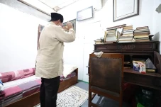 Sholat dan Berdoa di...