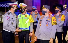 Tinjau Arus Balik di...