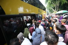 Hore! Layanan Bus Wisata...