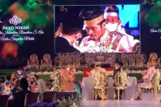 Putri Sulung Wali Kota...