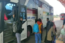 Ribuan Pemudik Mulai...