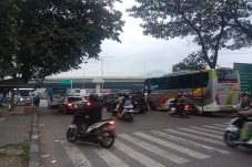 Puncak Arus Balik, Ribuan...