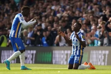 Bantai MU 4 Gol, Brighton...