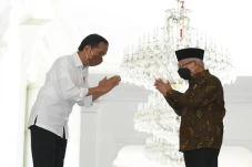 Jokowi Silaturahmi dengan...