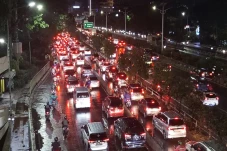 Jam Pulang Kerja Usai...