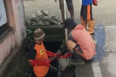 Hari Pertama Kerja,...