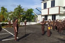Dinas Hari Pertama,...