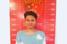Promosikan Judi Online,...
