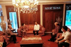 Usai Temui Hendropriyono,...